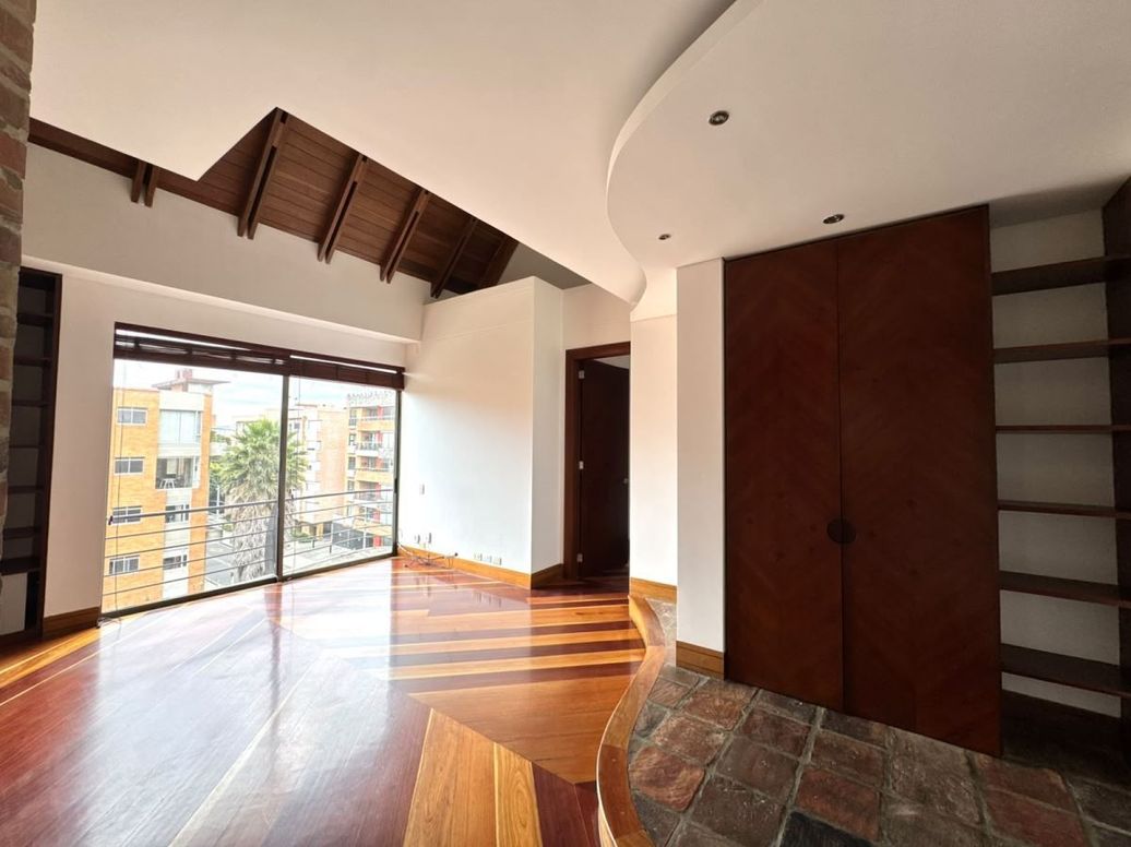 Apartamento de 4 alcobas en venta en Chicó Navarra, Bogotá, 206 m² · foto 7 de 20
