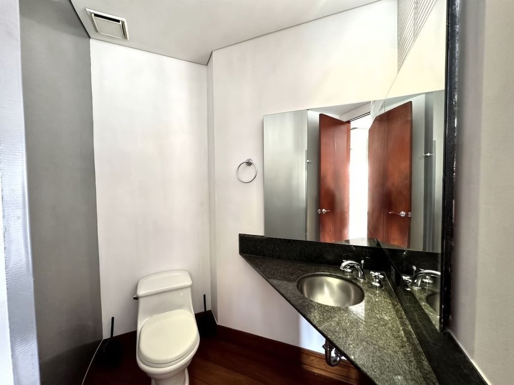 Apartamento de 4 alcobas en venta en Chicó Navarra, Bogotá, 206 m² · foto 17 de 20