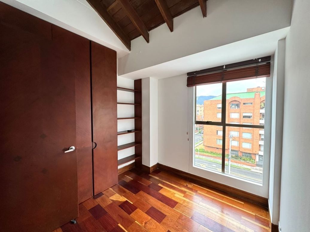 Apartamento de 4 alcobas en venta en Chicó Navarra, Bogotá, 206 m² · foto 9 de 20