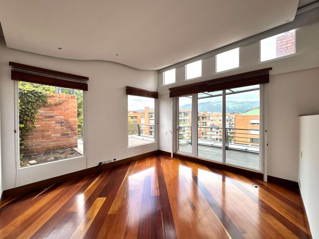 Apartamento de 4 alcobas en venta en Chicó Navarra, Bogotá, 206 m² · foto 11 de 20