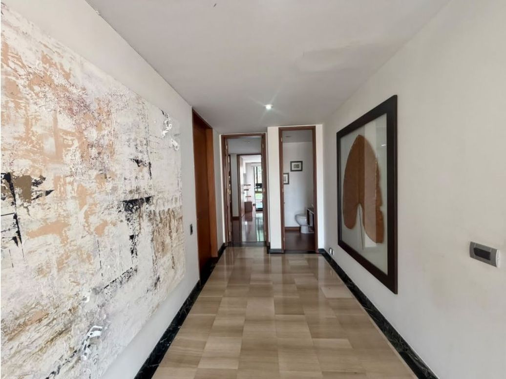 Apartamento de 3 alcobas en venta en Los Rosales, Bogotá, 142 m² · foto 6 de 17