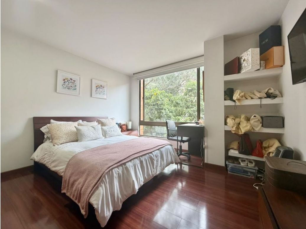 Apartamento de 3 alcobas en venta en Los Rosales, Bogotá, 142 m² · foto 9 de 17