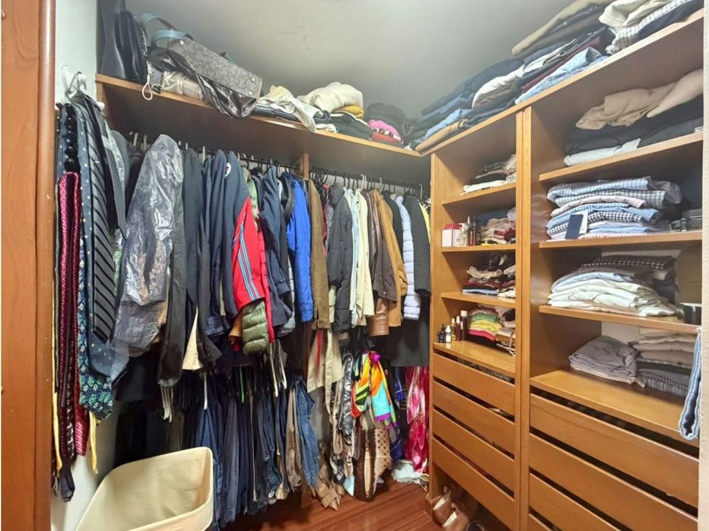 Apartamento de 3 alcobas en venta en Los Rosales, Bogotá, 142 m² · foto 12 de 17