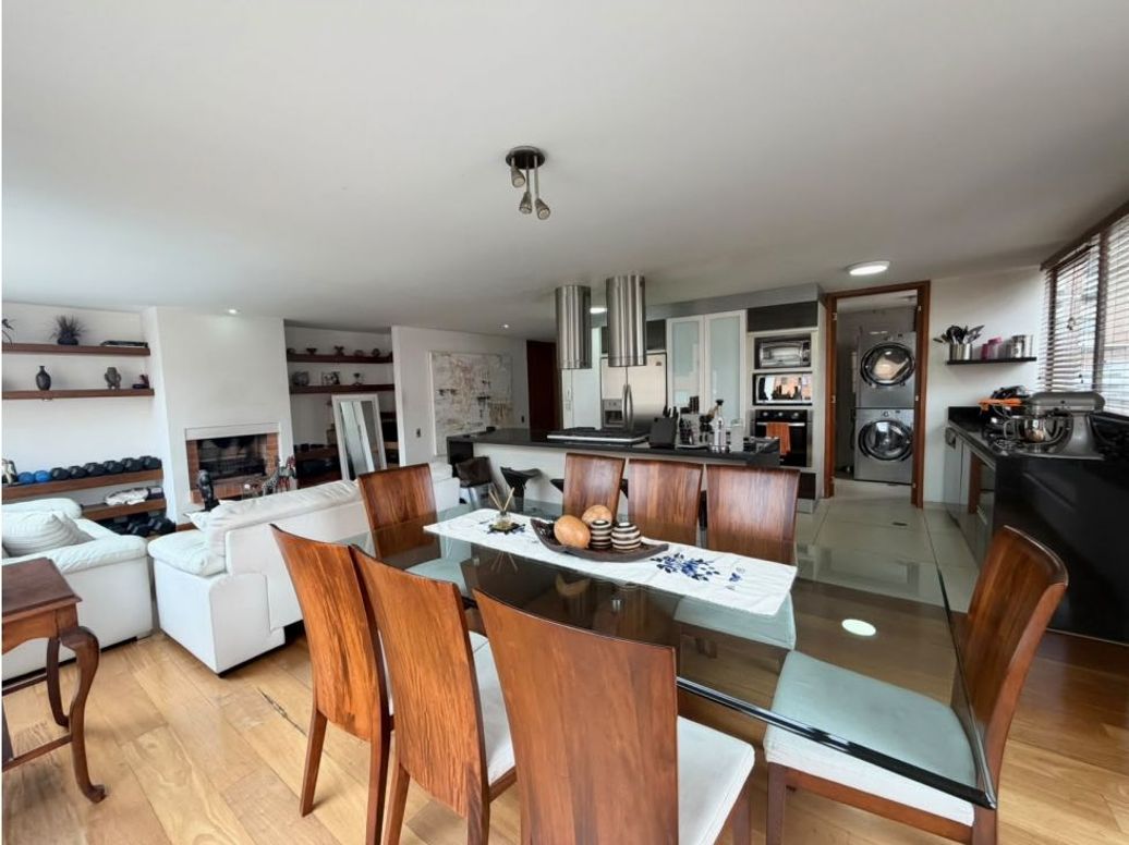 Apartamento de 3 alcobas en venta en Los Rosales, Bogotá, 142 m² · foto 10 de 17