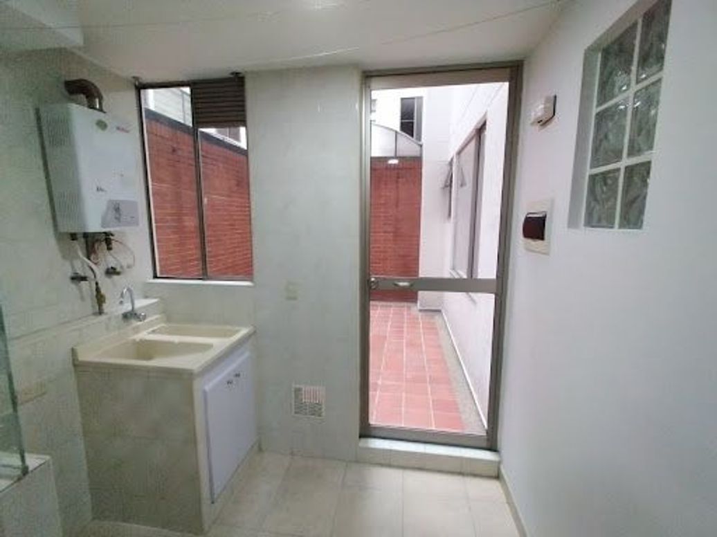 Apartamento de 3 alcobas en arriendo en Ciudad Salitre Suroriental, Bogotá, 76 m² · foto 7 de 20