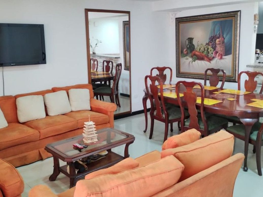 Casa de 10 alcobas en venta en Restrepo Occidental, Bogotá, 500 m² · foto 2 de 20