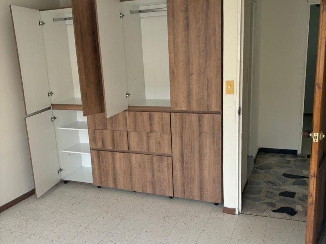 Casa de 10 alcobas en venta en Restrepo Occidental, Bogotá, 500 m² · foto 9 de 20