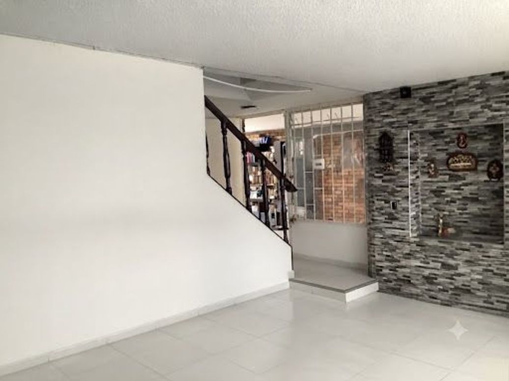 Casa de 3 alcobas en venta en Urbanización San Martín, Bogotá, 184 m² · foto 8 de 20