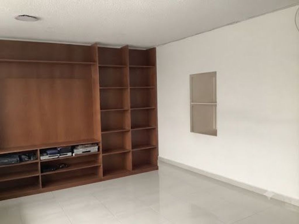 Casa de 3 alcobas en venta en Urbanización San Martín, Bogotá, 184 m² · foto 19 de 20
