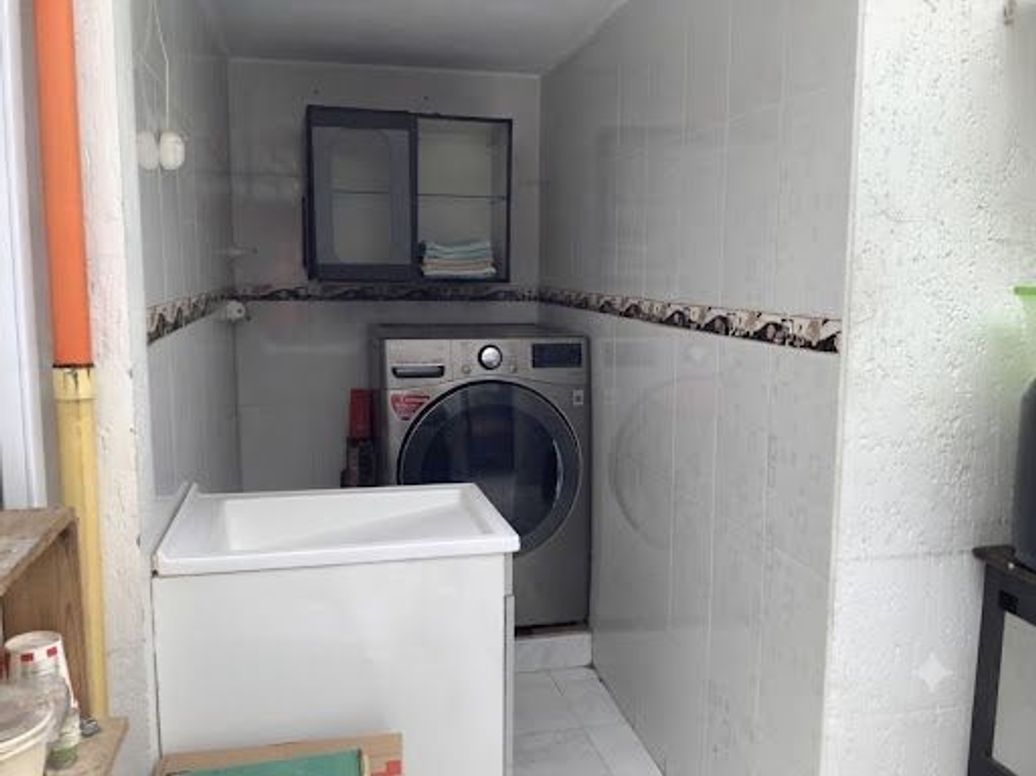 Casa de 3 alcobas en venta en Urbanización San Martín, Bogotá, 184 m² · foto 16 de 20