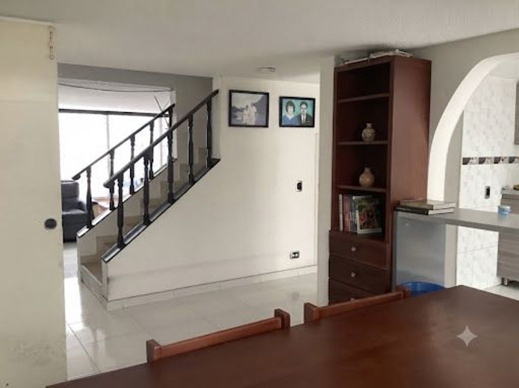 Casa de 3 alcobas en venta en Urbanización San Martín, Bogotá, 184 m² · foto 7 de 20