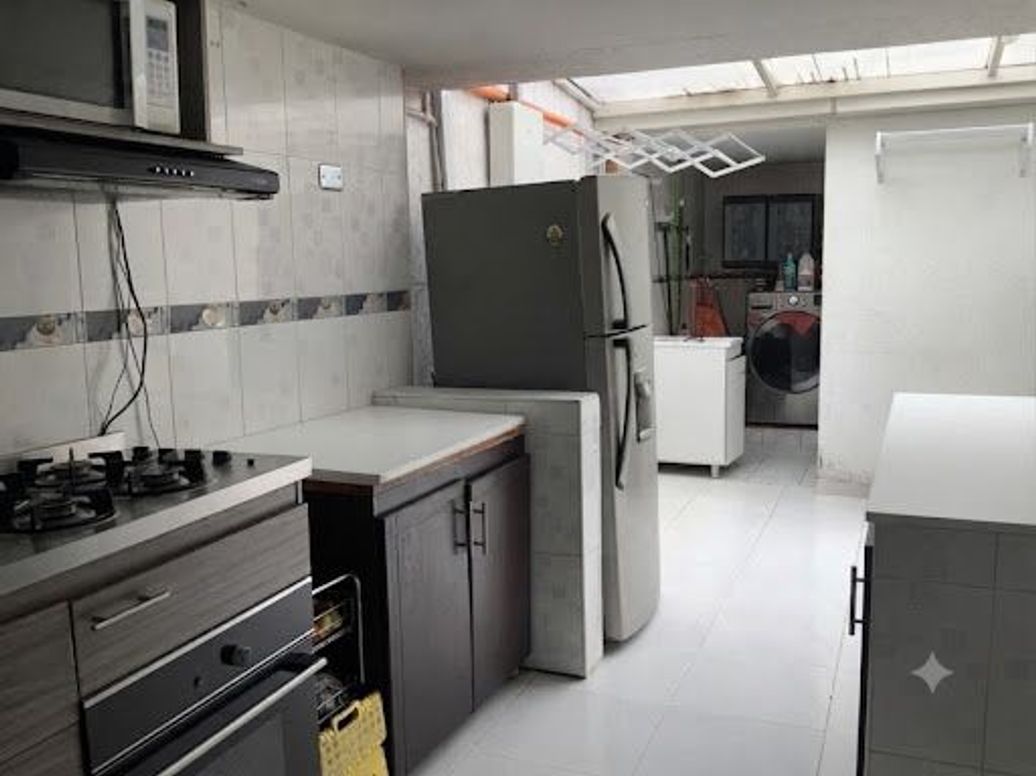 Casa de 3 alcobas en venta en Urbanización San Martín, Bogotá, 184 m² · foto 13 de 20