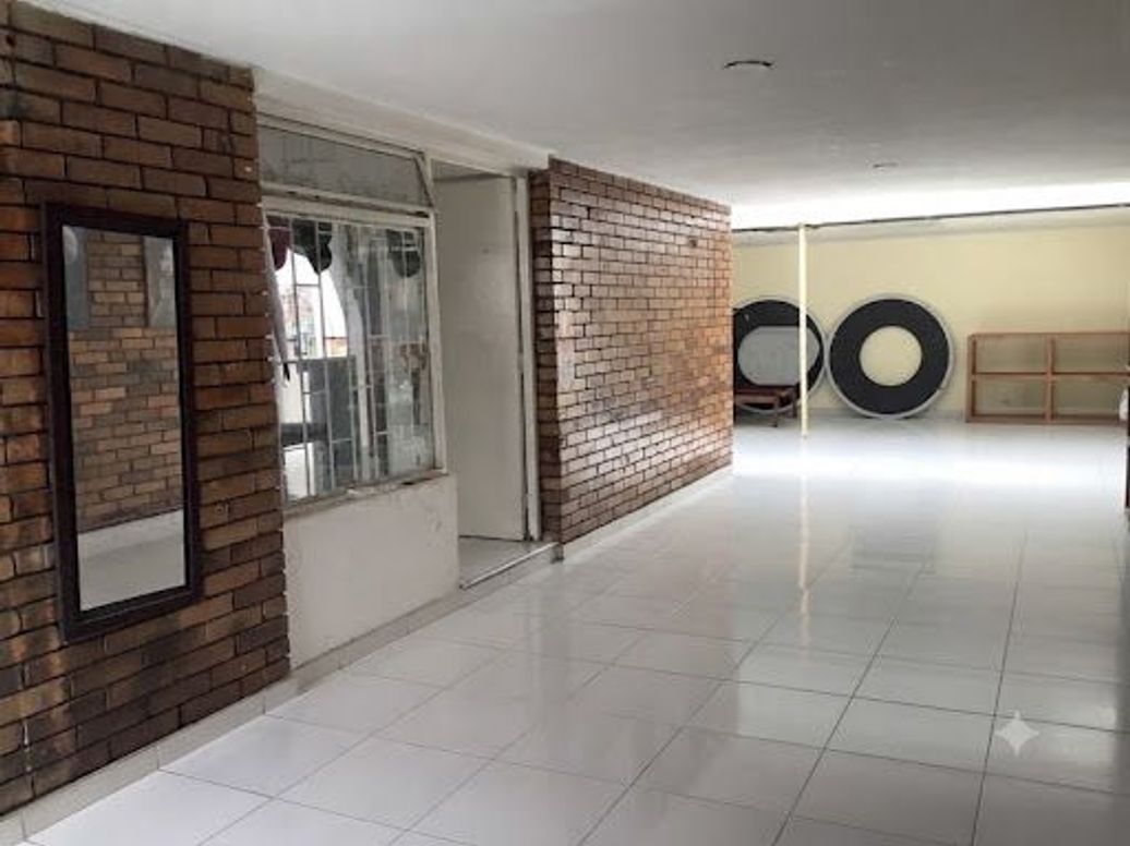 Casa de 3 alcobas en venta en Urbanización San Martín, Bogotá, 184 m² · foto 4 de 20