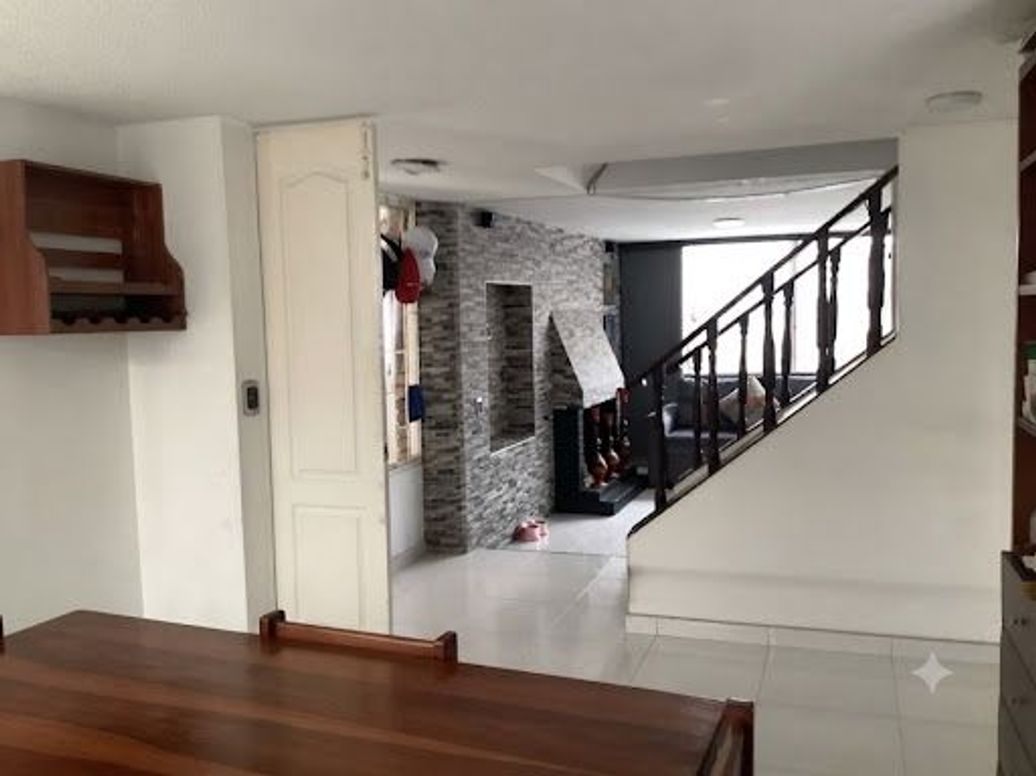 Casa de 3 alcobas en venta en Urbanización San Martín, Bogotá, 184 m² · foto 6 de 20