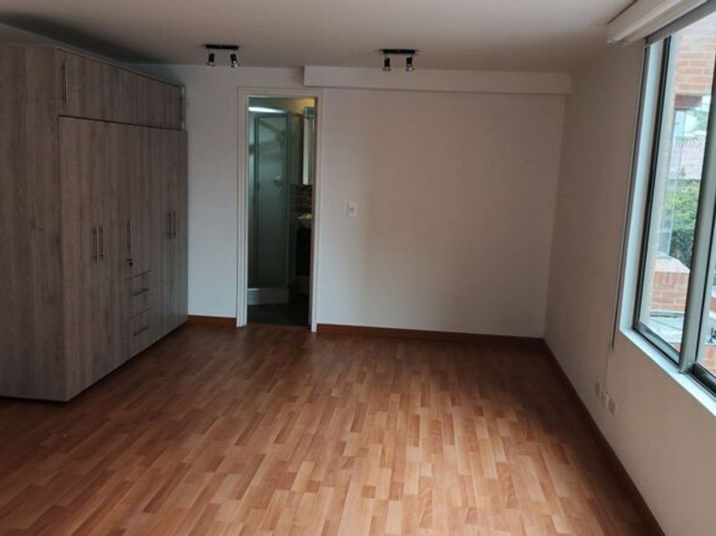 Apartaestudio en venta en Santa Barbara Central, Bogotá, 31 m² · foto 5 de 8