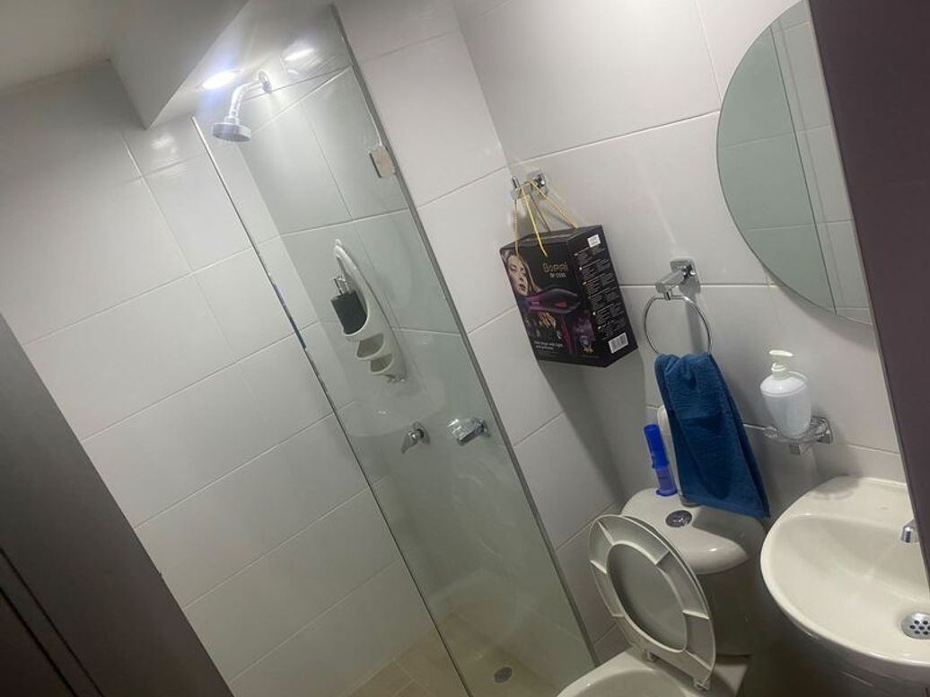 Apartamento de 2 alcobas en venta en Ricaurte, Bogotá, 37 m² · foto 2 de 8