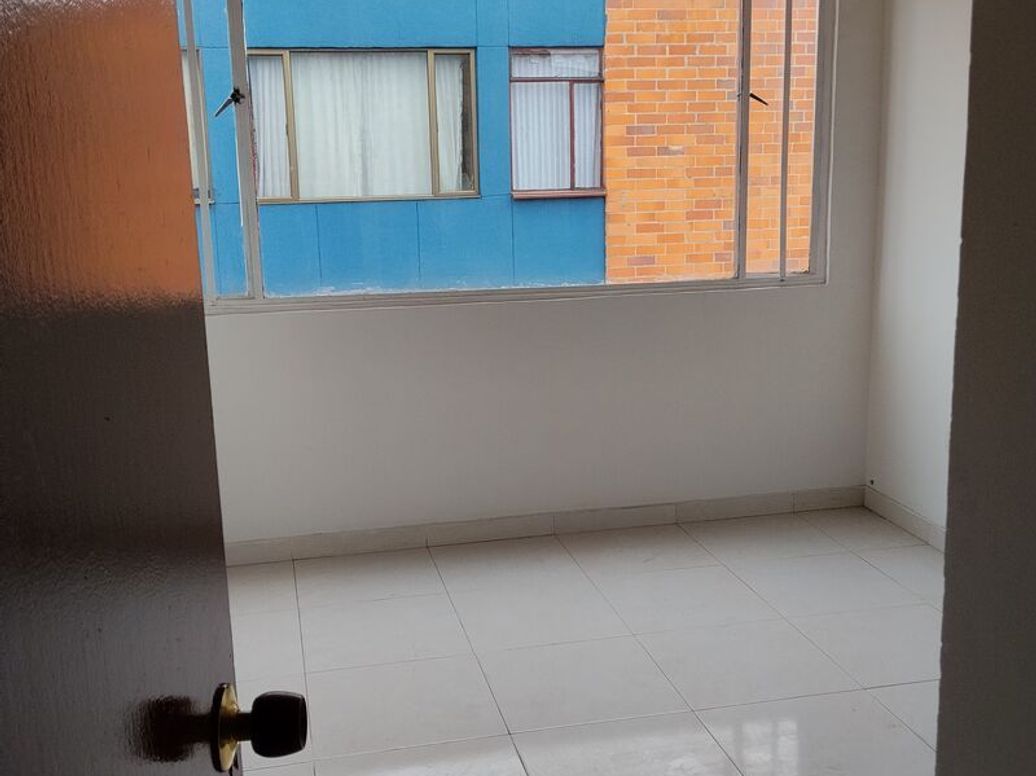Apartamento de 3 alcobas en venta en Paris, Bogotá, 60 m² · foto 4 de 12