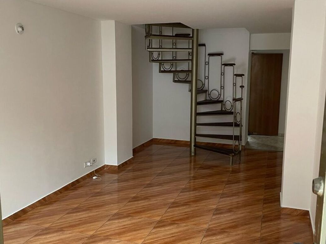 Apartamento de 2 alcobas en venta en Chapinero Central, Bogotá, 58 m² · foto 2 de 18
