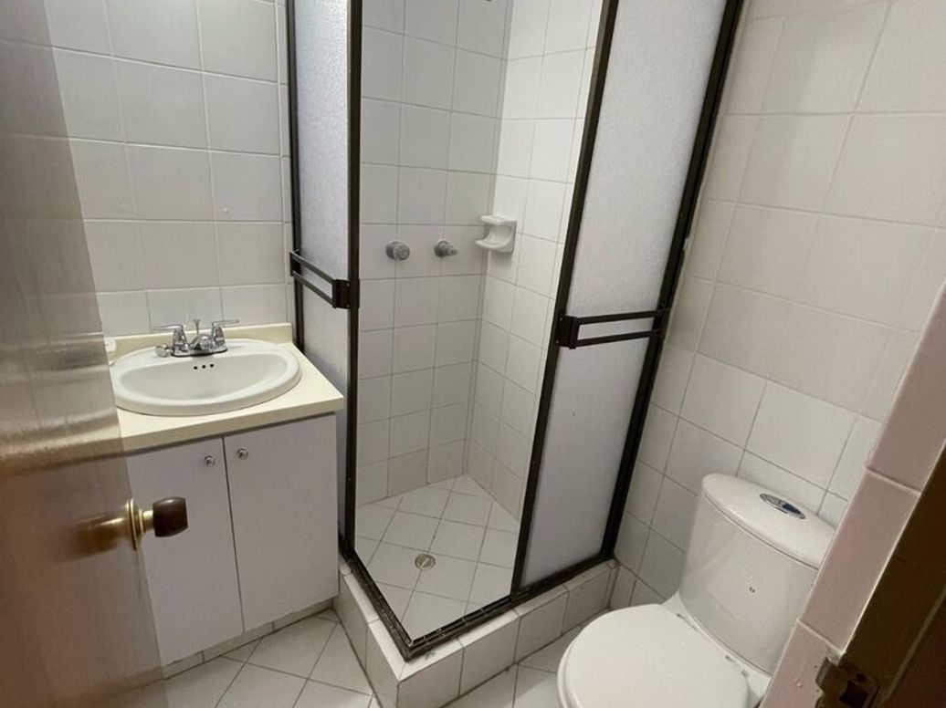Apartamento de 2 alcobas en venta en Chapinero Central, Bogotá, 58 m² · foto 15 de 18