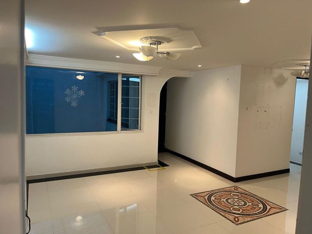 Casa de 4 alcobas en venta en Niza Norte, Bogotá, 219 m² · foto 13 de 20