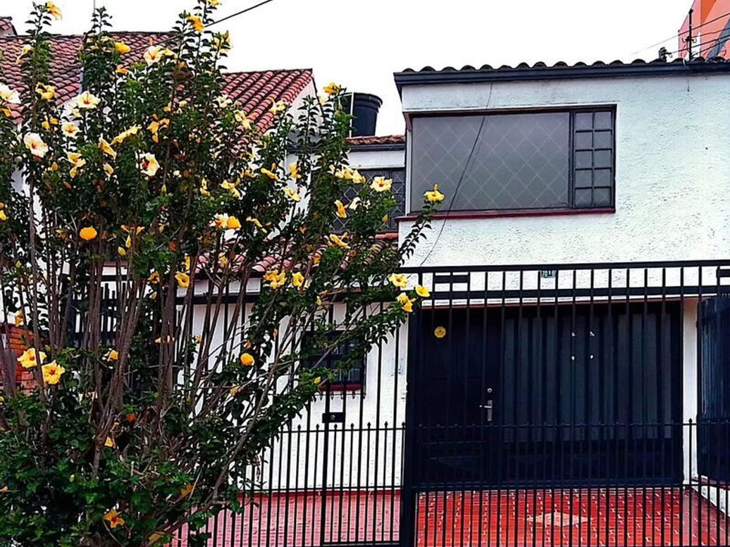 Casa de 4 alcobas en venta en Niza Norte, Bogotá, 219 m² · foto 2 de 20