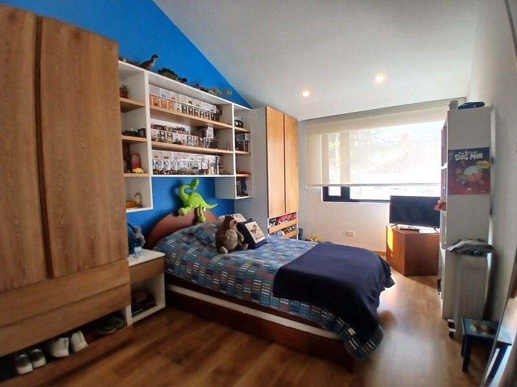 Casa de 4 alcobas en venta en Santa Ana Occidental, Bogotá, 350 m² · foto 13 de 20
