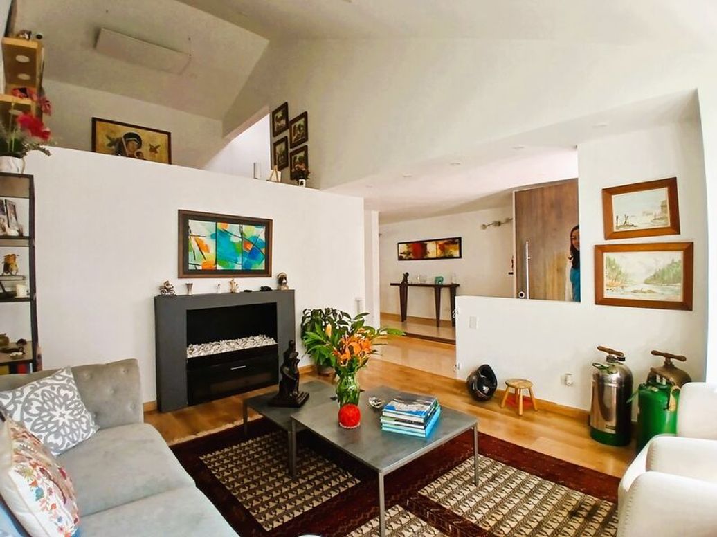 Casa de 4 alcobas en venta en Santa Ana Occidental, Bogotá, 350 m² · foto 3 de 20