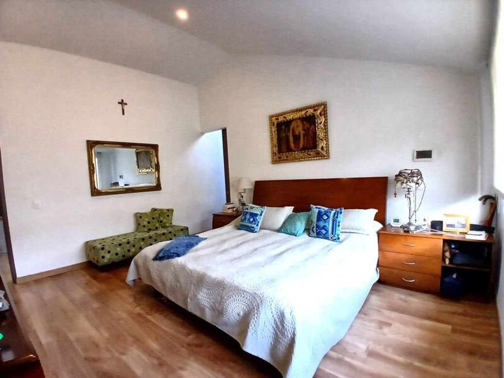 Casa de 4 alcobas en venta en Santa Ana Occidental, Bogotá, 350 m² · foto 9 de 20