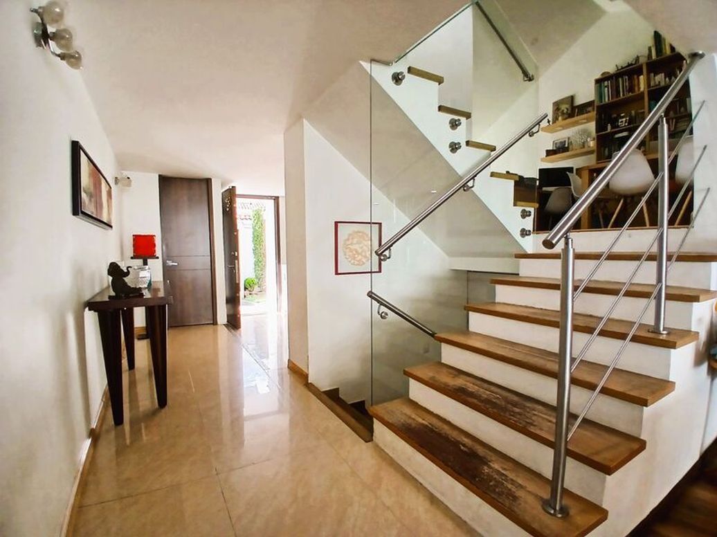 Casa de 4 alcobas en venta en Santa Ana Occidental, Bogotá, 350 m² · foto 17 de 20