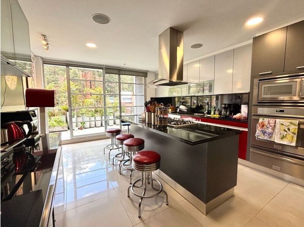Apartamento de 5 alcobas en venta en Los Rosales, Bogotá, 463 m² · foto 9 de 20