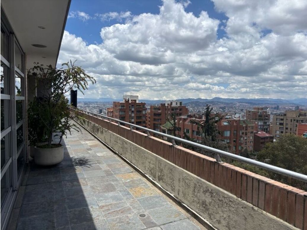 Apartamento de 5 alcobas en venta en Los Rosales, Bogotá, 463 m² · foto 4 de 20