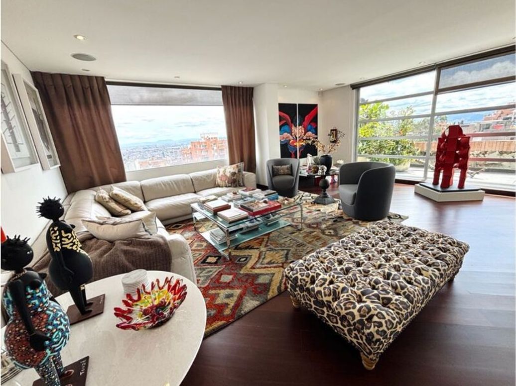 Apartamento de 5 alcobas en venta en Los Rosales, Bogotá, 463 m² · foto 2 de 20