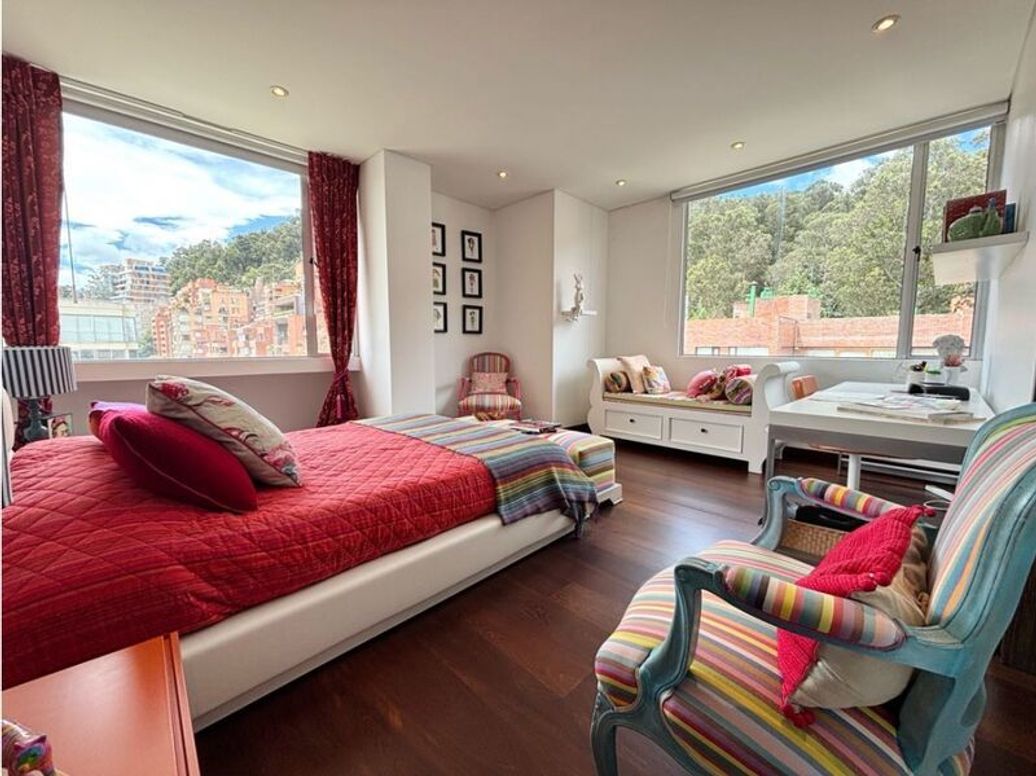 Apartamento de 5 alcobas en venta en Los Rosales, Bogotá, 463 m² · foto 12 de 20