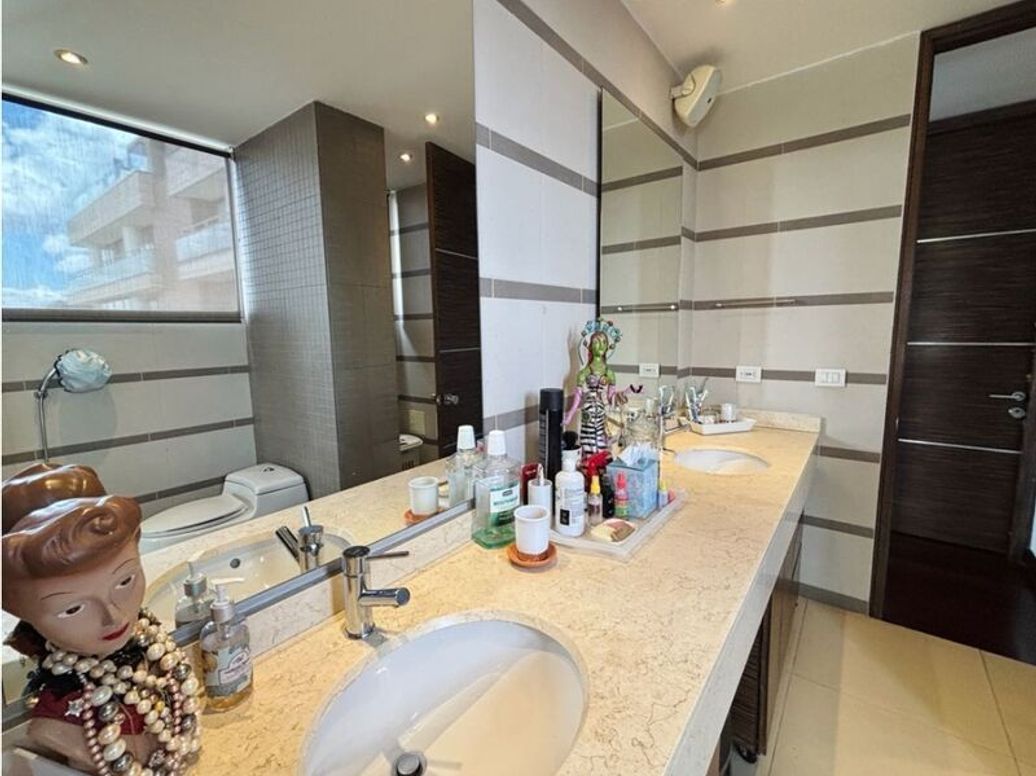 Apartamento de 5 alcobas en venta en Los Rosales, Bogotá, 463 m² · foto 16 de 20