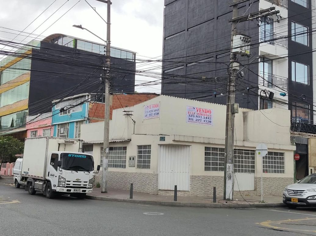Casa de 2 alcobas en venta en Ub. Carvajal, Bogotá, 133 m² · foto 3 de 5