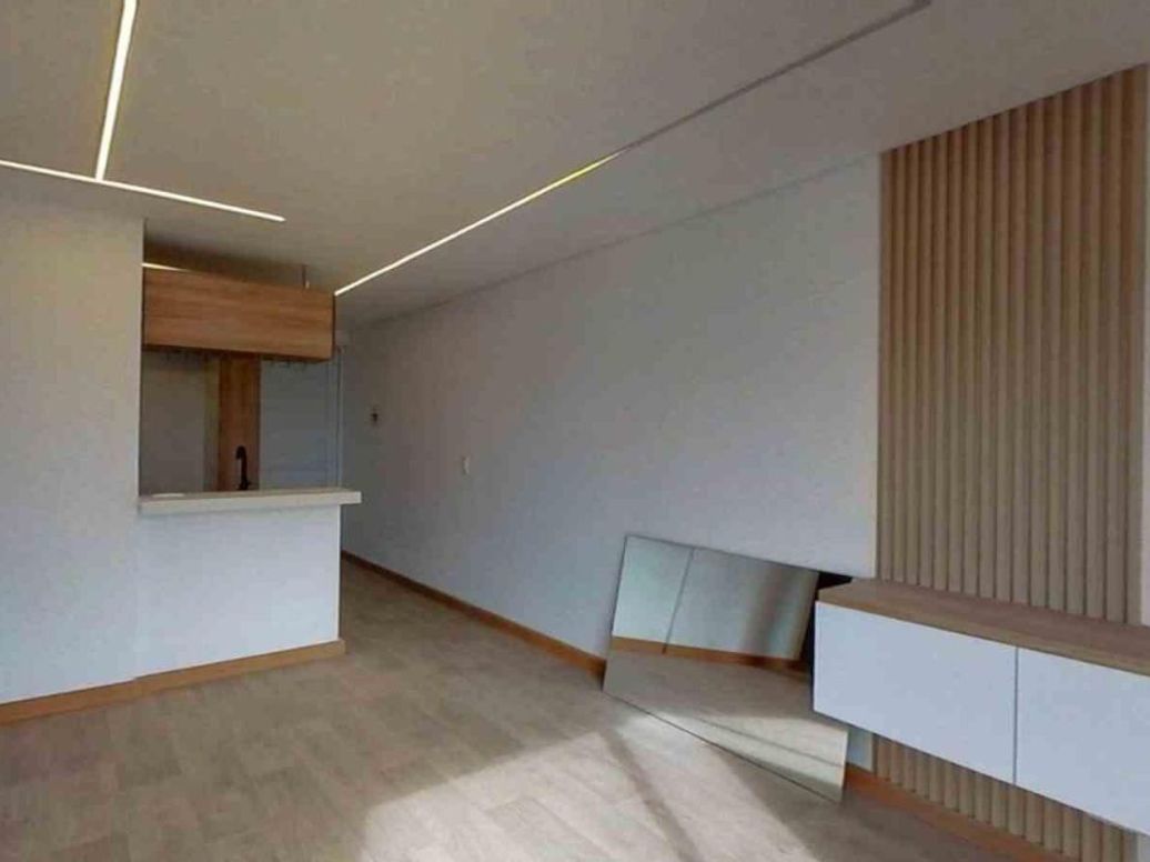 Apartamento de 2 alcobas en venta en Hayuelos, Bogotá, 35 m² · foto 2 de 20