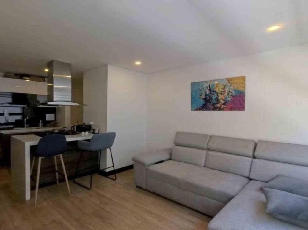 Apartamento de 2 alcobas en venta en El Vergel, Bogotá, 33 m² · foto 2 de 11