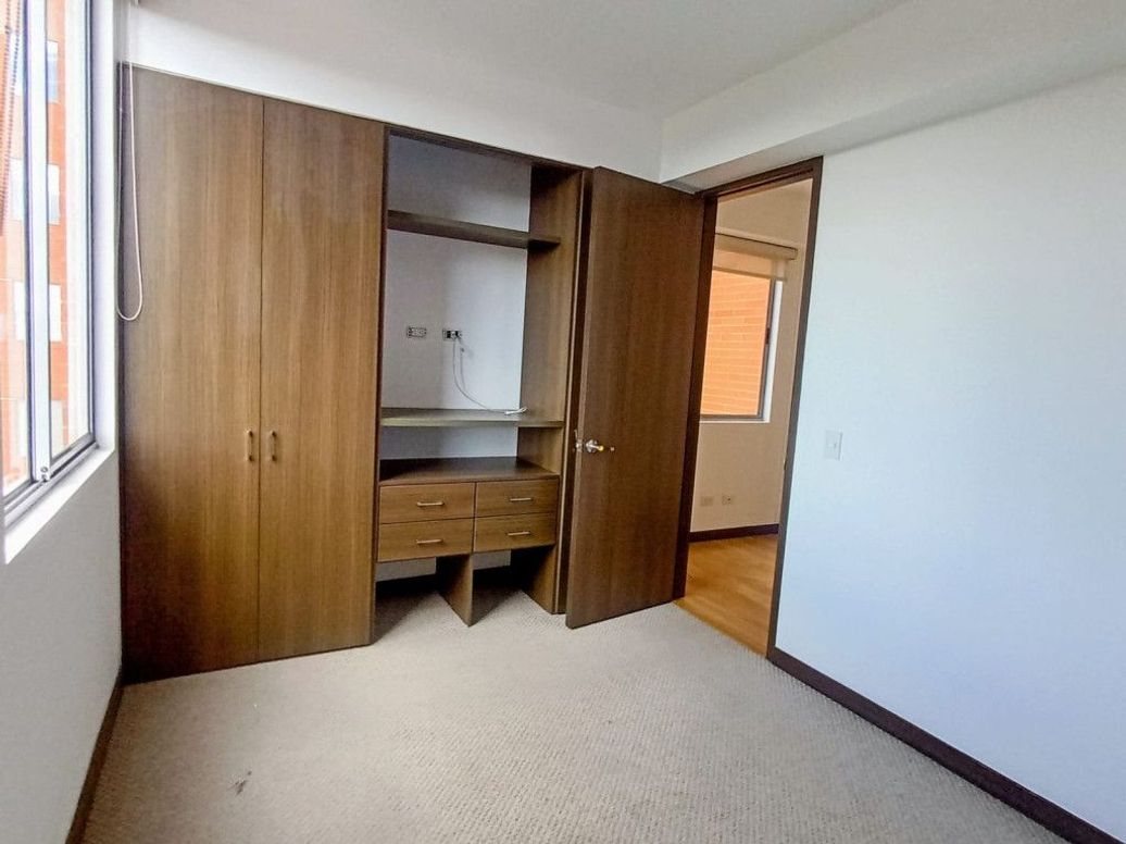 Apartamento de 3 alcobas en venta en San Antonio Nor - Occidental, Bogotá, 82 m² · foto 7 de 14