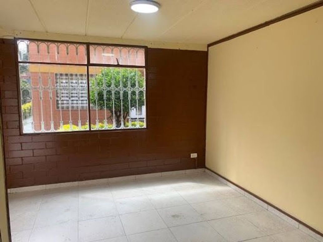 Casa de 5 alcobas en arriendo en Fontibón, Bogotá, 78 m² · foto 6 de 18