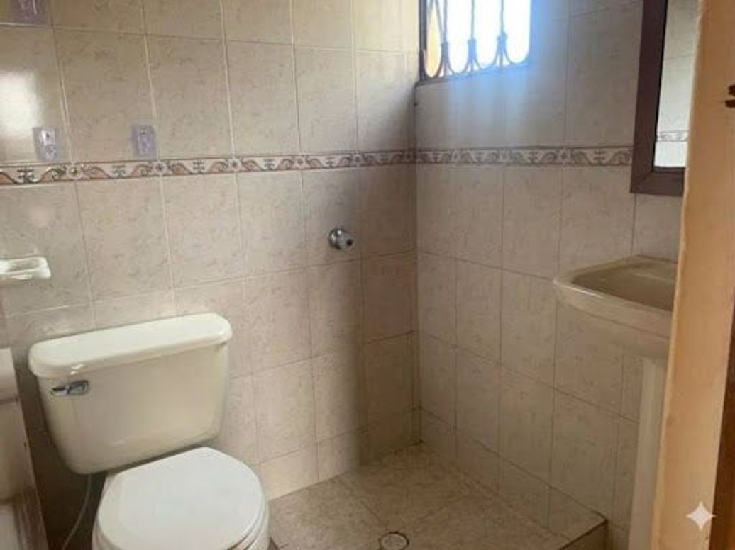 Casa de 5 alcobas en arriendo en Fontibón, Bogotá, 78 m² · foto 13 de 18