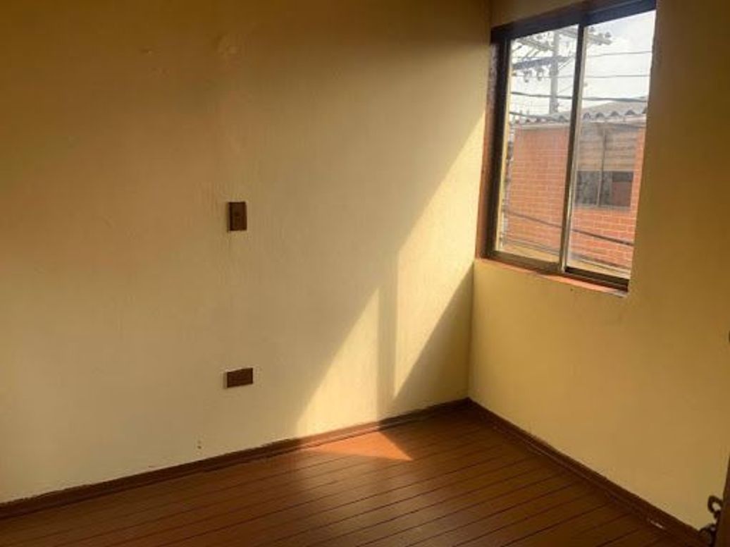 Casa de 5 alcobas en arriendo en Fontibón, Bogotá, 78 m² · foto 9 de 18