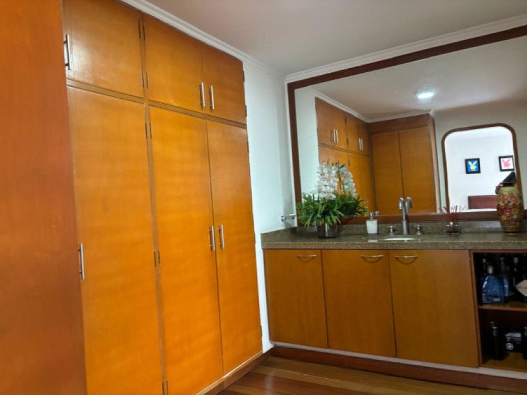 Apartamento de 4 alcobas en venta en Santa Bibiana, Bogotá, 325 m² · foto 17 de 20