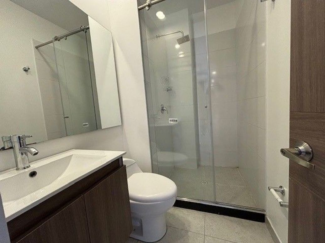 Apartamento de 1 alcoba en venta en Santa Barbara Oriental, Bogotá, 56 m² · foto 11 de 15