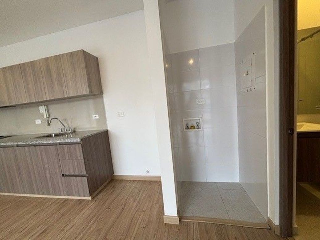 Apartamento de 1 alcoba en venta en Santa Barbara Oriental, Bogotá, 56 m² · foto 6 de 15