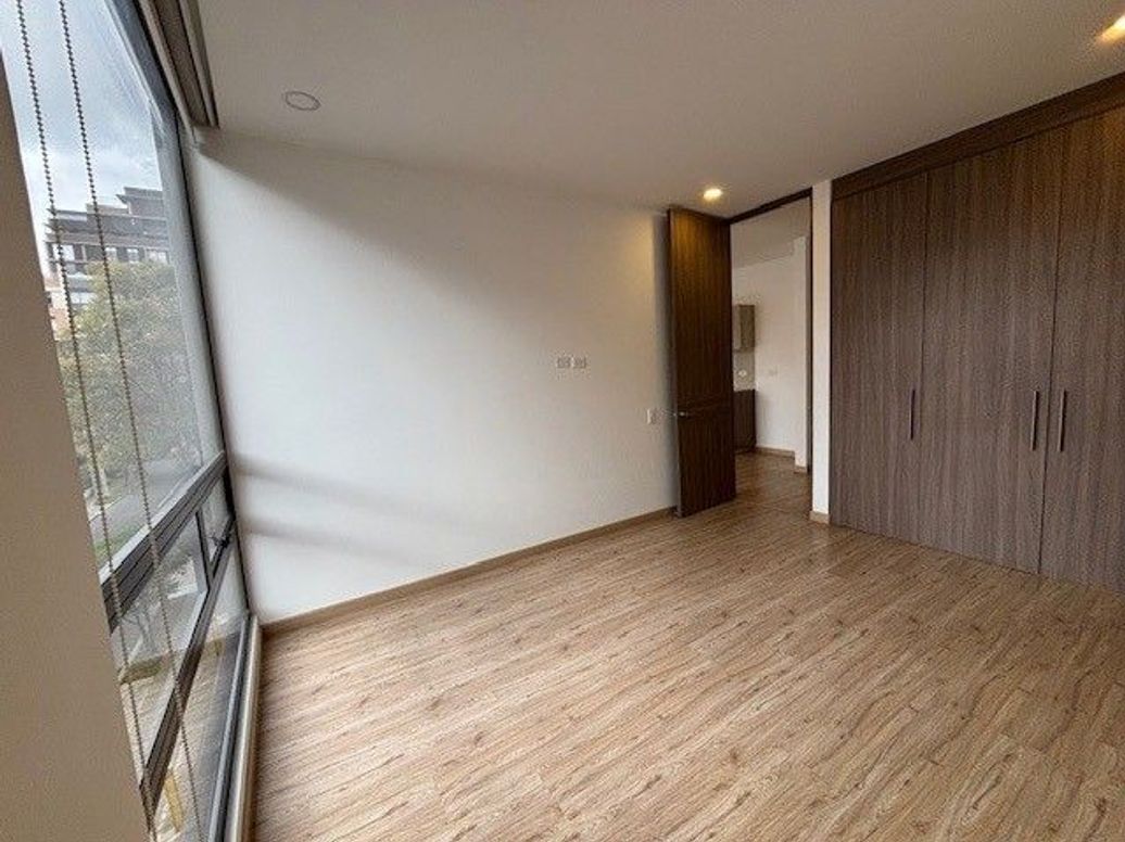 Apartamento de 1 alcoba en venta en Santa Barbara Oriental, Bogotá, 56 m² · foto 8 de 15