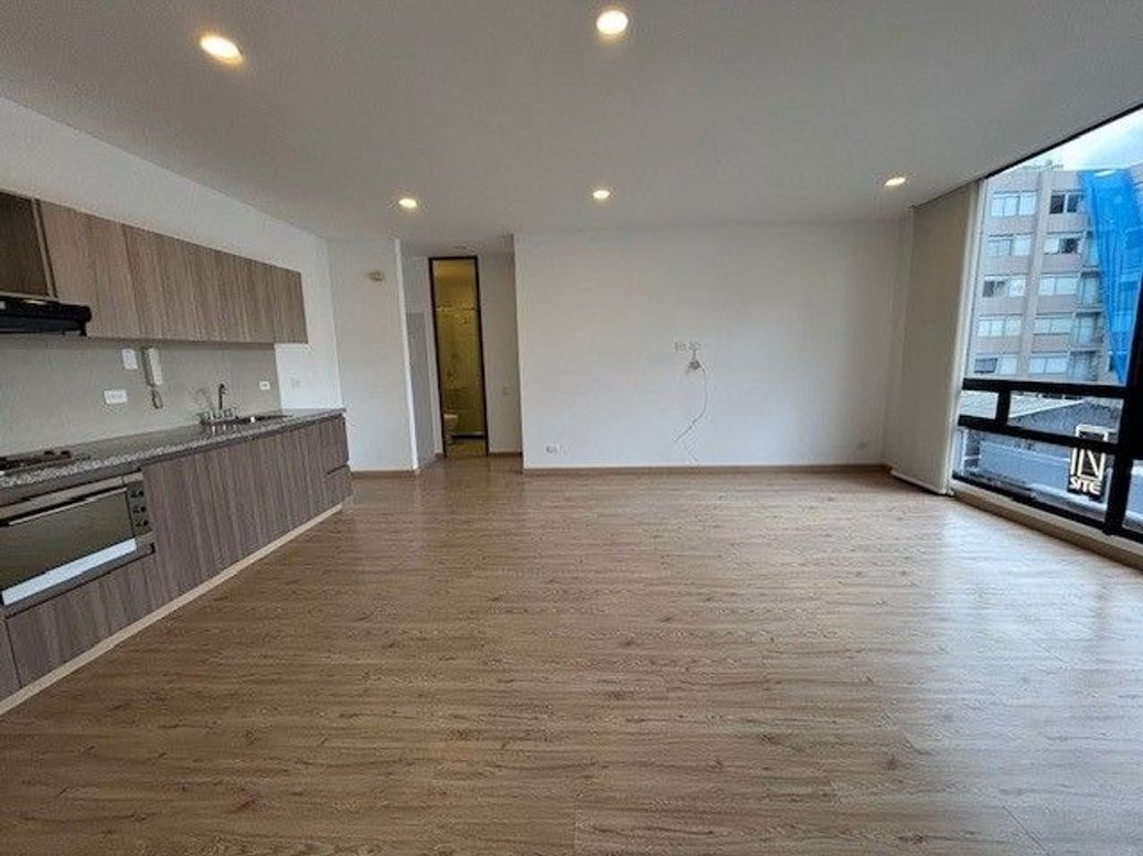 Apartamento de 1 alcoba en venta en Santa Barbara Oriental, Bogotá, 56 m² · foto 4 de 15