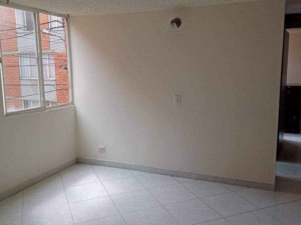 Apartamento de 2 alcobas en venta en Osorio Diez, Bogotá, 45 m² · foto 2 de 9
