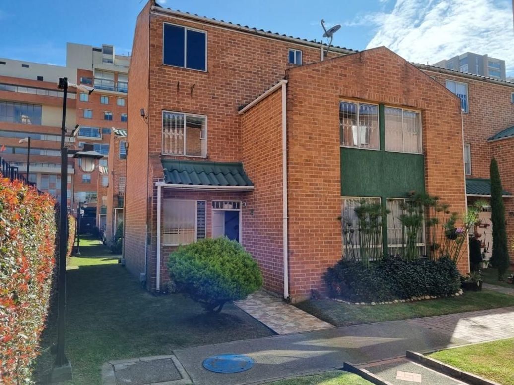 CASA EN ARRIENDO en El Salitre