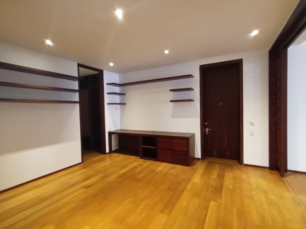 Apartamento de 3 alcobas en venta en Los Rosales, Bogotá, 319 m² · foto 6 de 20