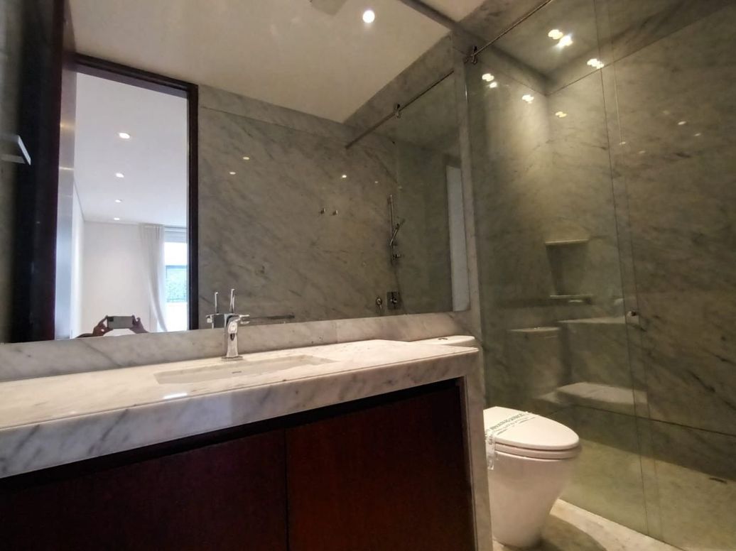 Apartamento de 3 alcobas en venta en Los Rosales, Bogotá, 319 m² · foto 14 de 20